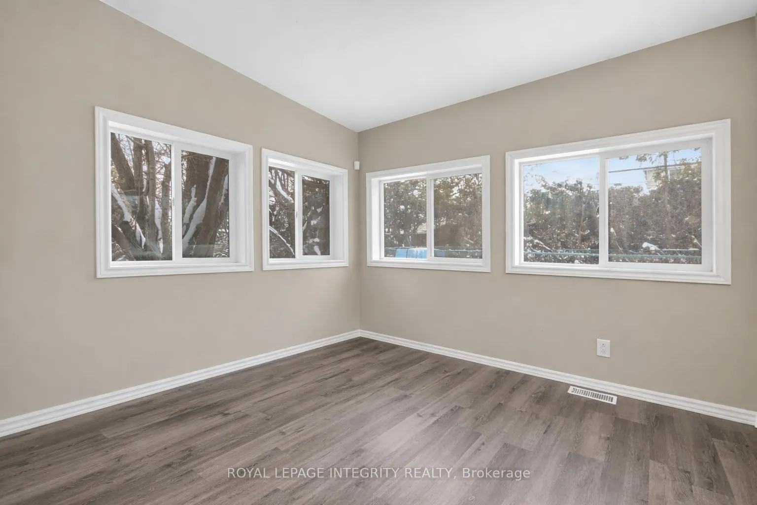 Photo 45 of 230 Smyth Road, Ottawa, Alta Vista/Faircrest Heights — HOMEH