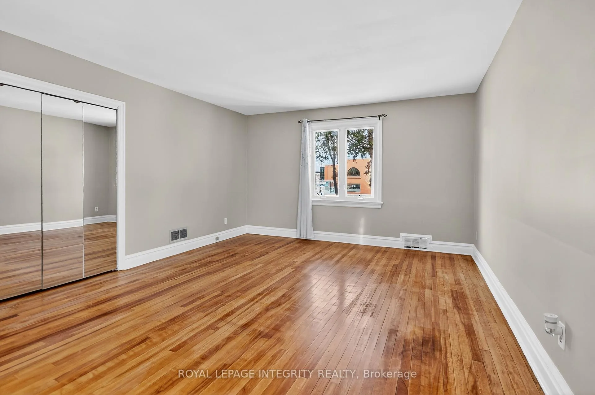 Photo 56 of 230 Smyth Road, Ottawa, Alta Vista/Faircrest Heights — HOMEH