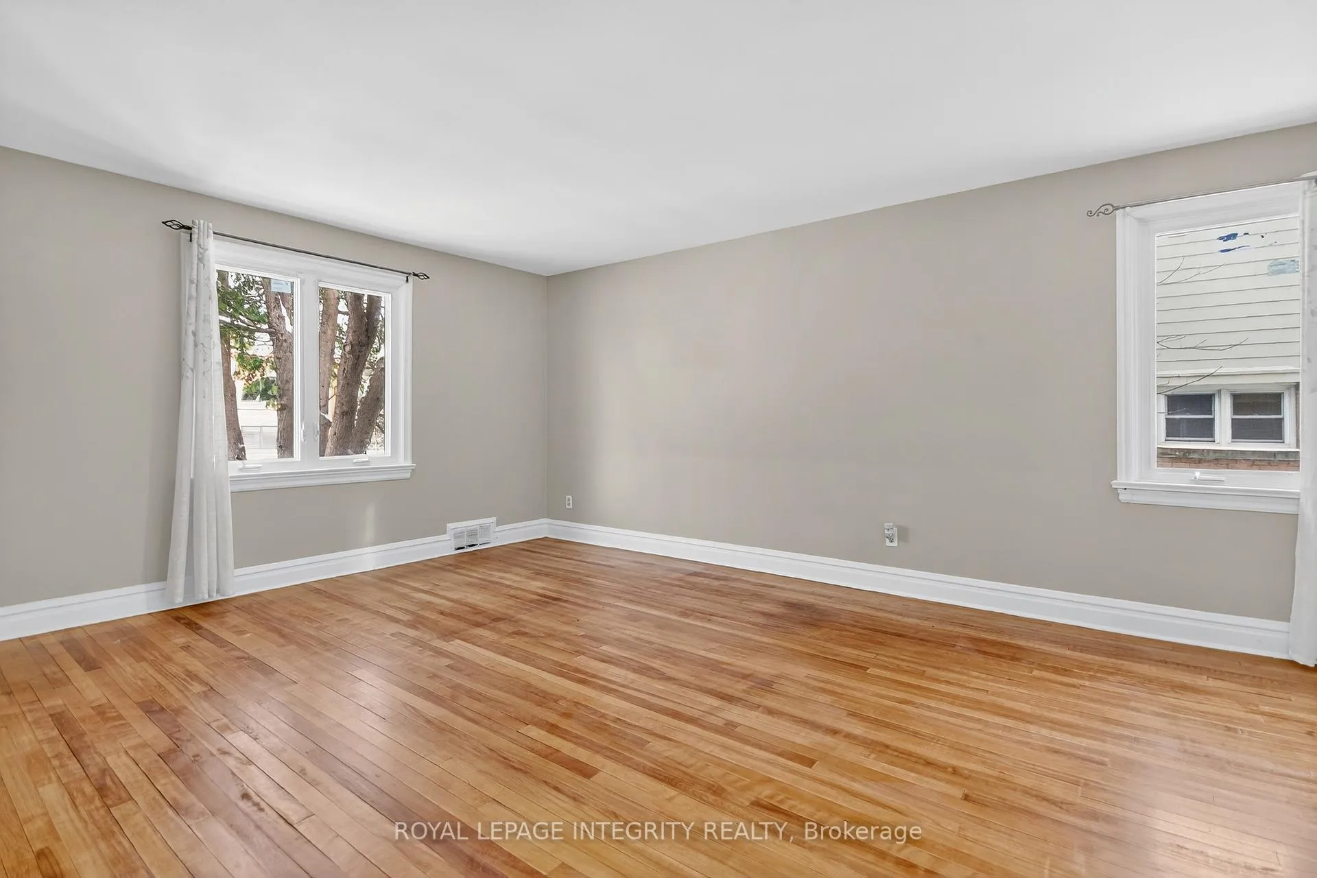 Photo 60 of 230 Smyth Road, Ottawa, Alta Vista/Faircrest Heights — HOMEH