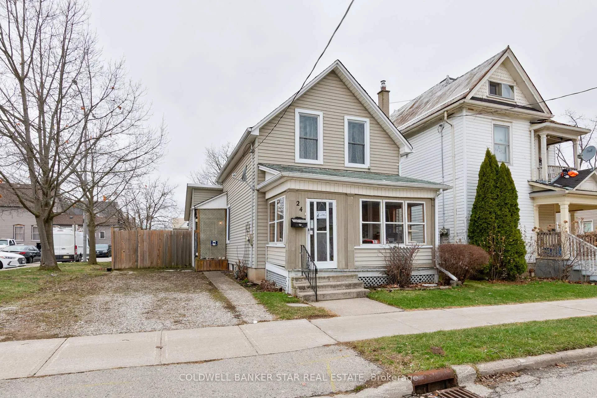 Front of 24 Hiawatha Street