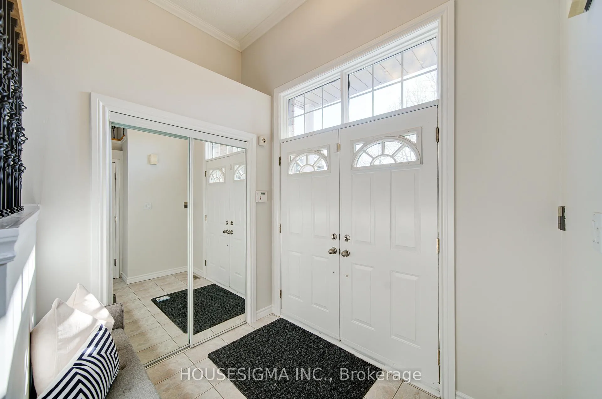 Photo 4 of 73 Brinkley Drive, Brampton, Snelgrove — HOMEH