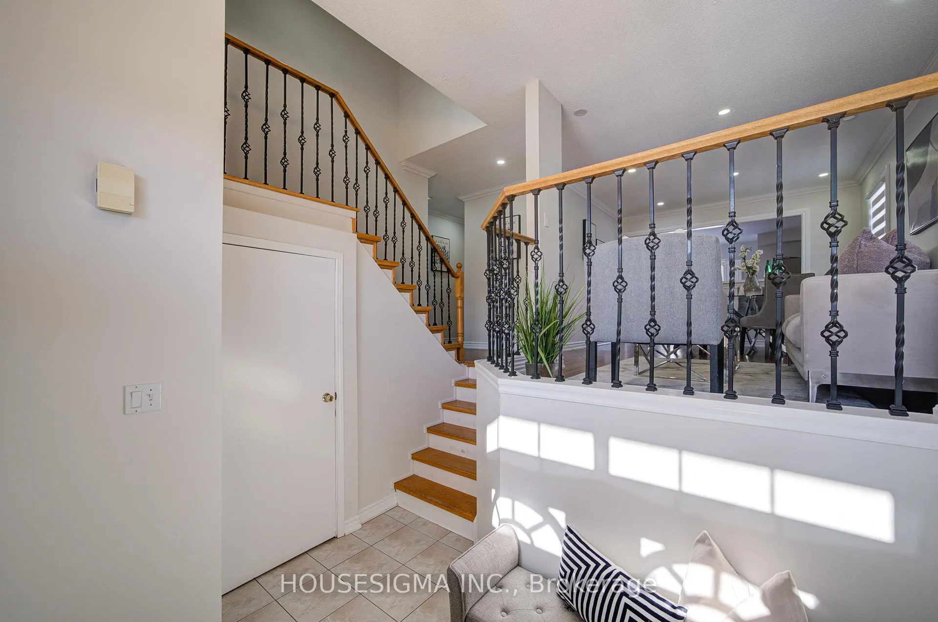 Photo 6 of 73 Brinkley Drive, Brampton, Snelgrove — HOMEH