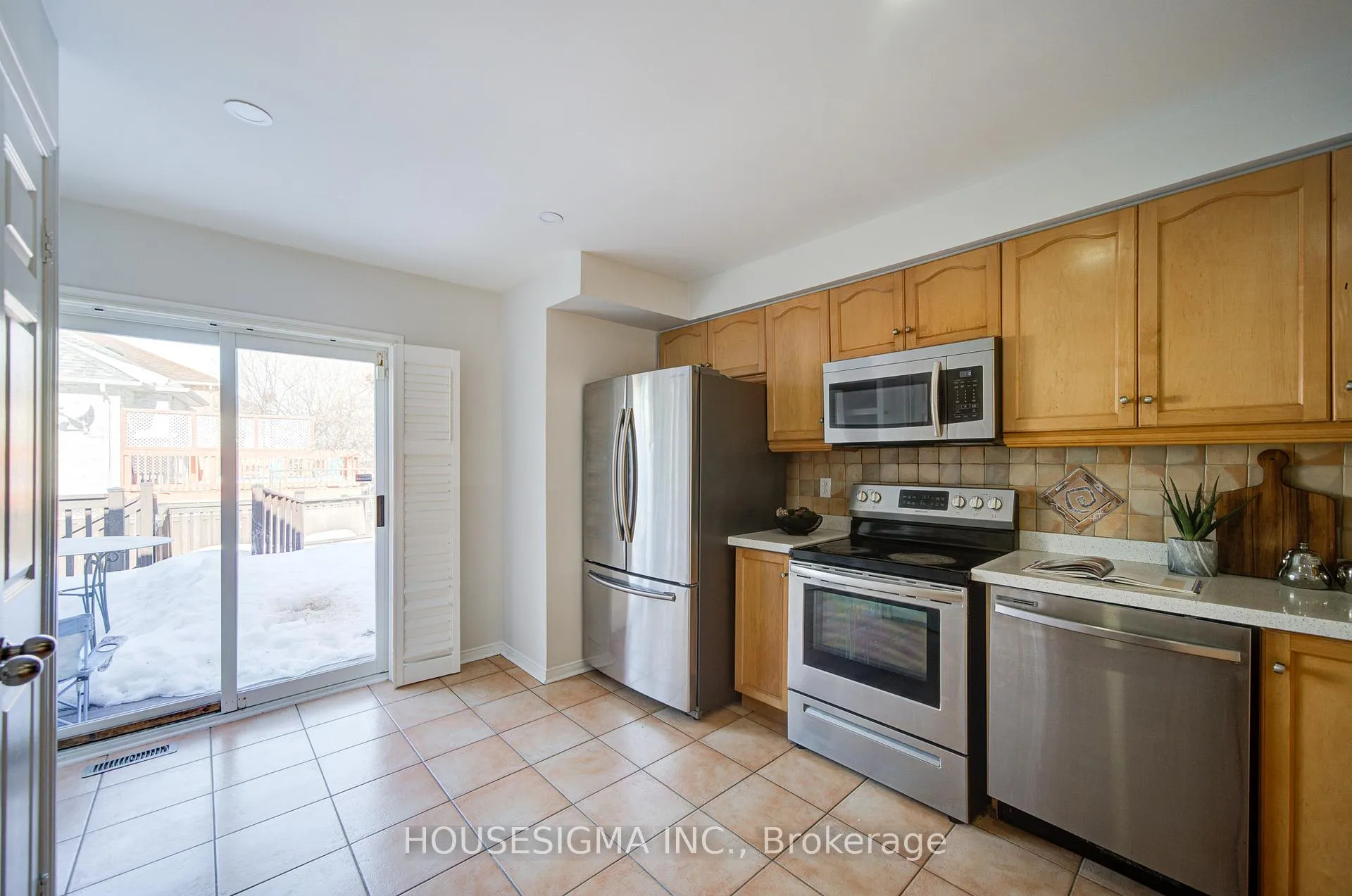 Photo 17 of 73 Brinkley Drive, Brampton, Snelgrove — HOMEH