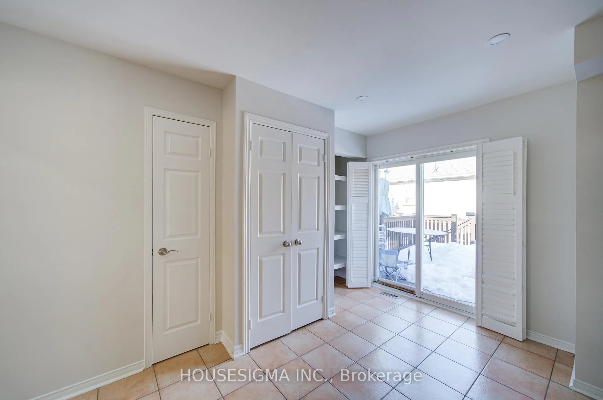 Photo 18 of 73 Brinkley Drive, Brampton, Snelgrove — HOMEH