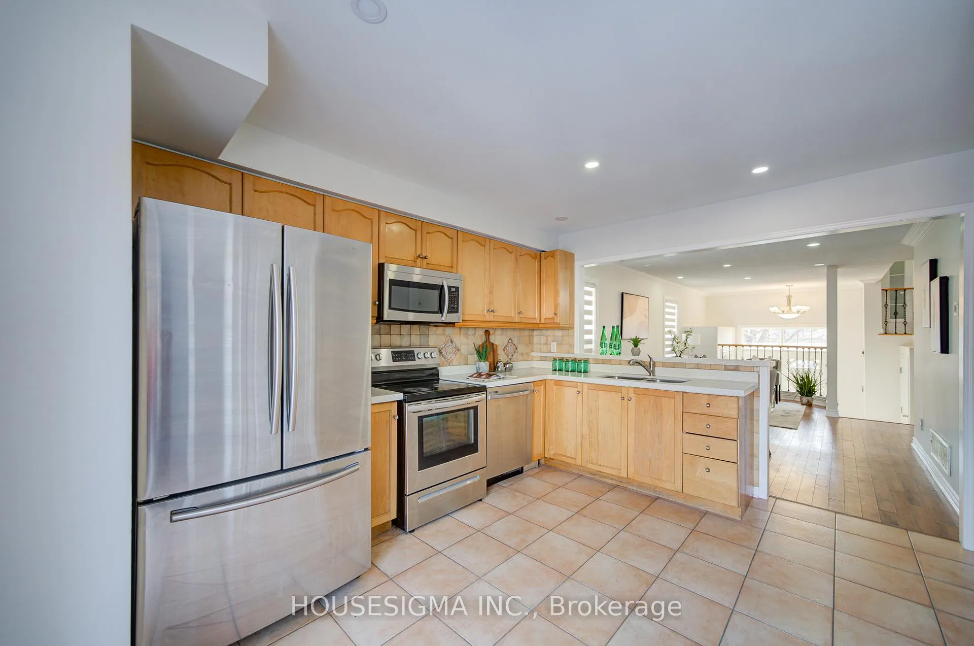 Photo 19 of 73 Brinkley Drive, Brampton, Snelgrove — HOMEH