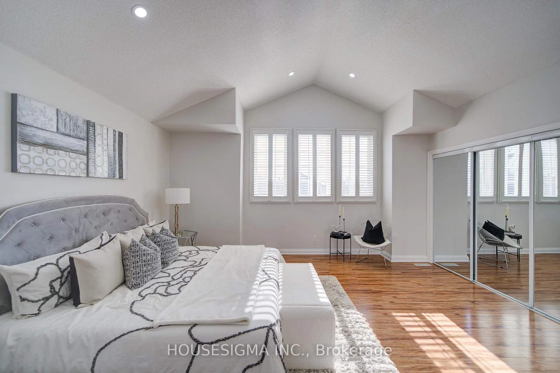 Photo 32 of 73 Brinkley Drive, Brampton, Snelgrove — HOMEH