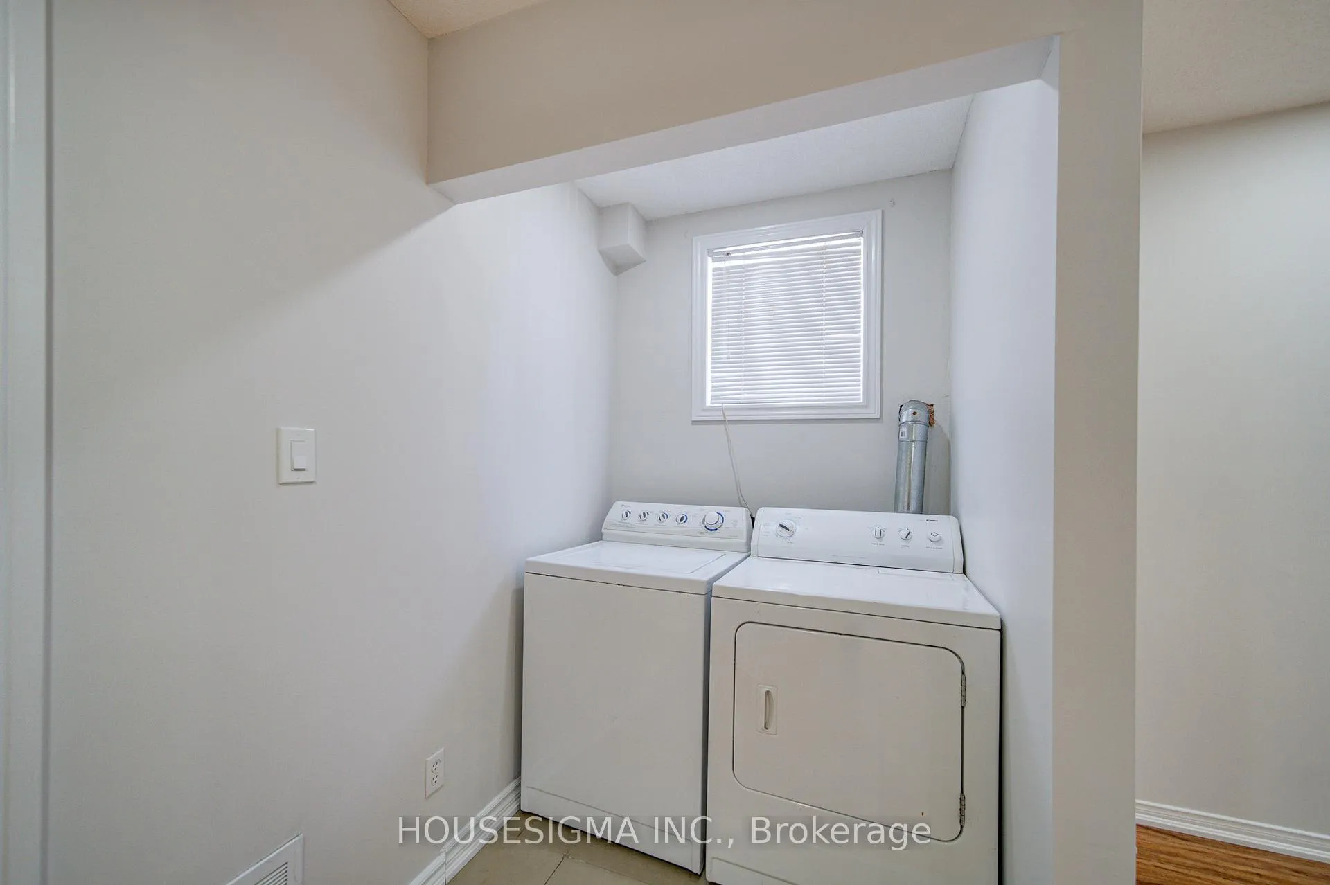 Photo 40 of 73 Brinkley Drive, Brampton, Snelgrove — HOMEH