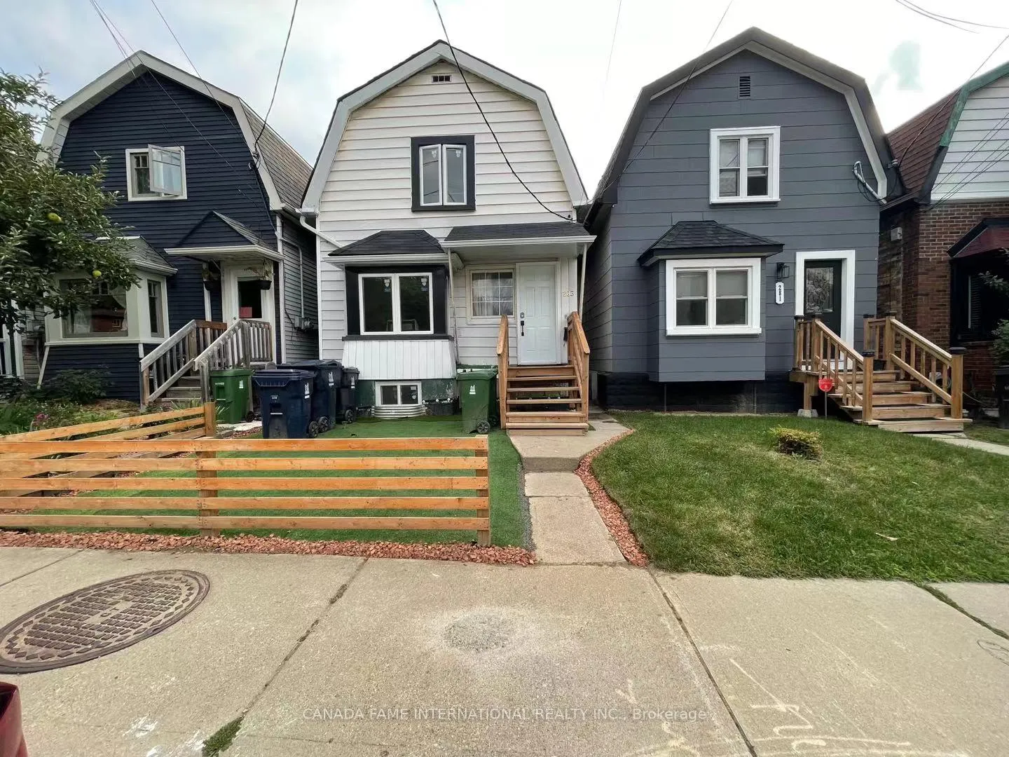 Front of 283 Harvie Avenue