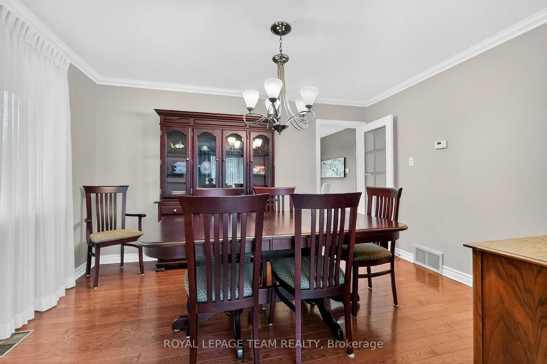 Photo 21 of 1768 Featherston Drive, Ottawa, Guildwood Estates - Urbandale Acres — HOMEH