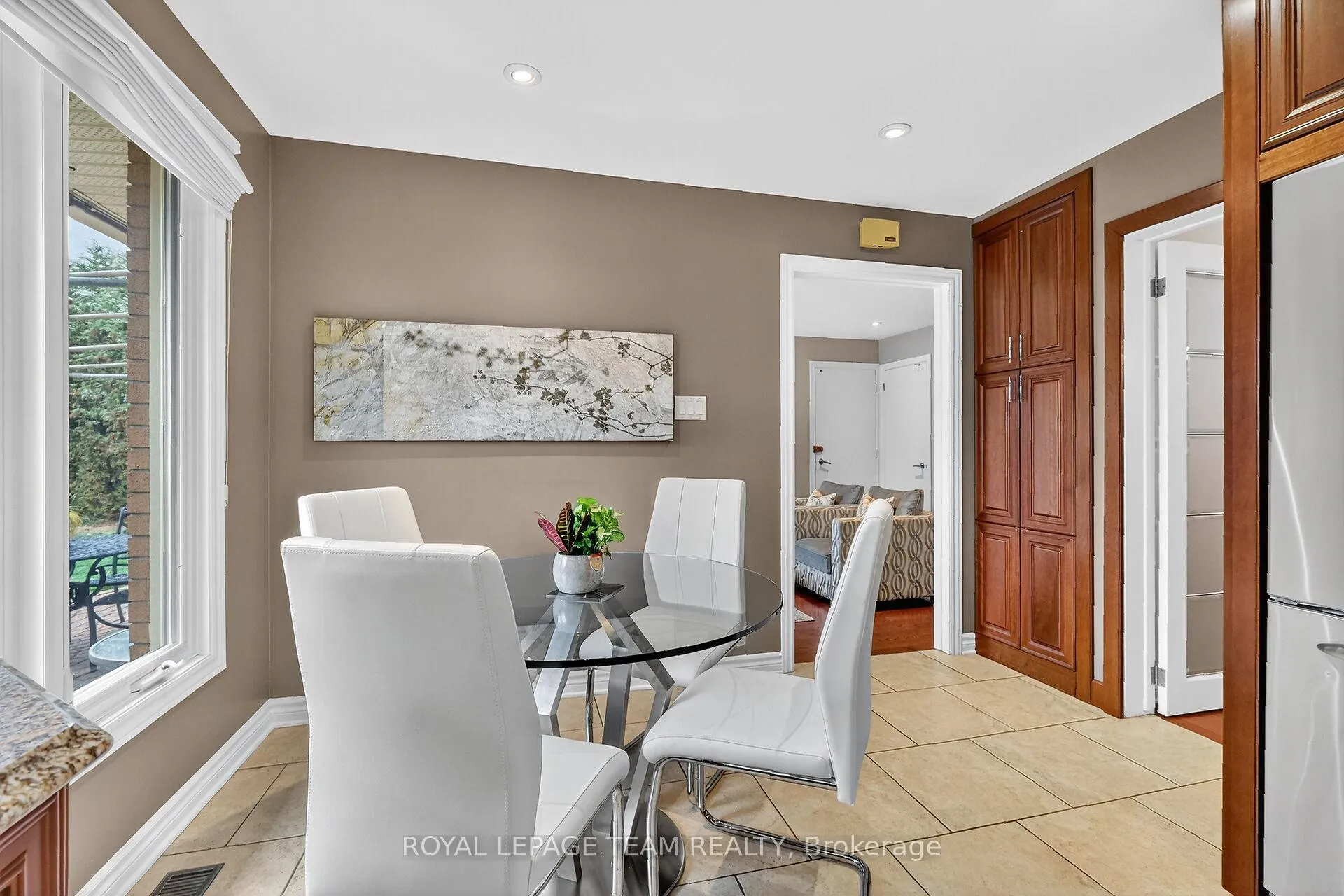 Photo 35 of 1768 Featherston Drive, Ottawa, Guildwood Estates - Urbandale Acres — HOMEH