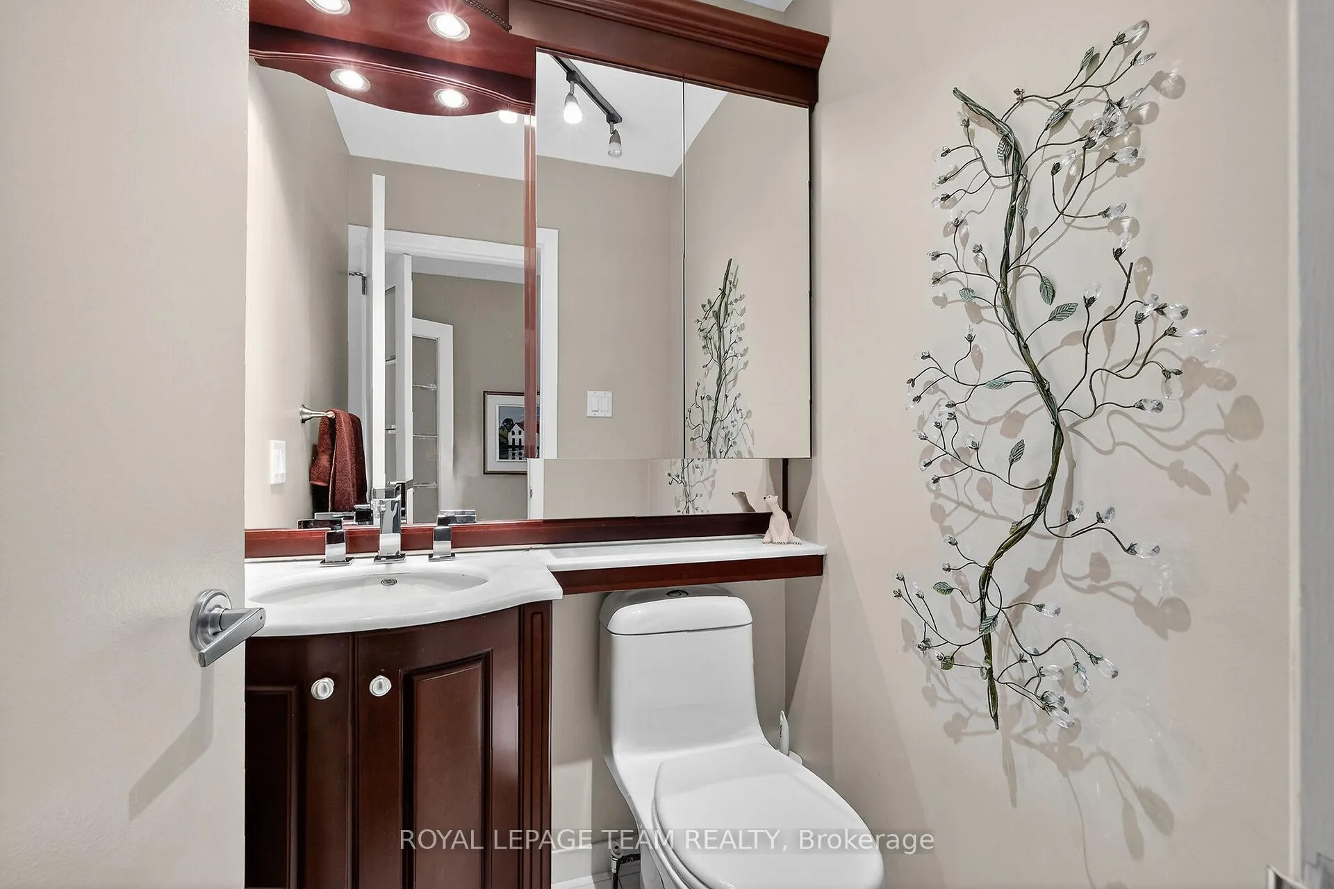 Photo 51 of 1768 Featherston Drive, Ottawa, Guildwood Estates - Urbandale Acres — HOMEH
