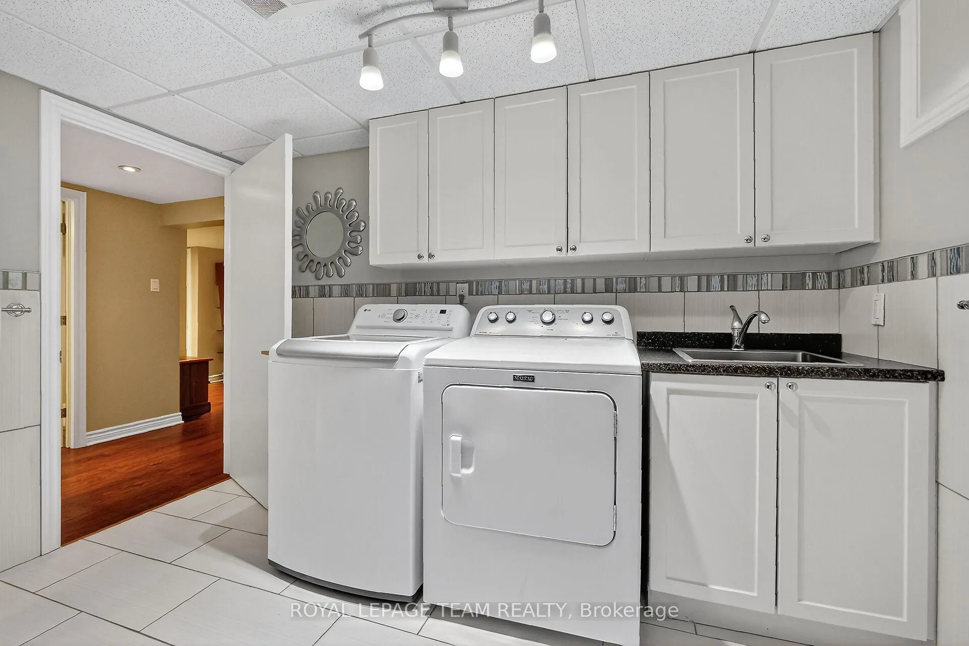 Photo 95 of 1768 Featherston Drive, Ottawa, Guildwood Estates - Urbandale Acres — HOMEH