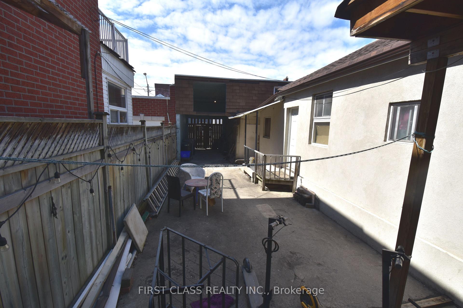 Photo 12 of Unit Main, 130 Denison Avenue, Toronto, Kensington-Chinatown — HOMEH