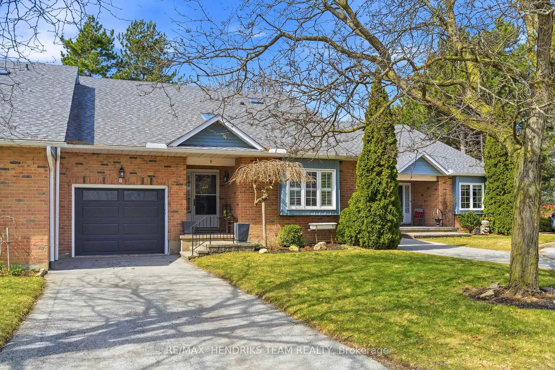 Photo 1 of Unit 8, 10 Elderwood Drive, St. Catharines, Grapeview — HOMEH
