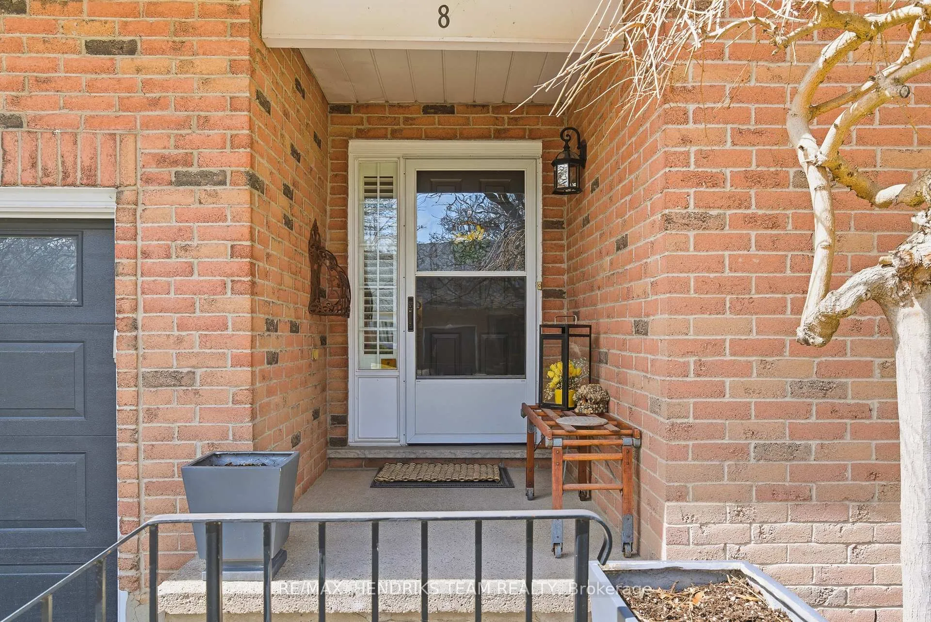Photo 3 of Unit 8, 10 Elderwood Drive, St. Catharines, Grapeview — HOMEH