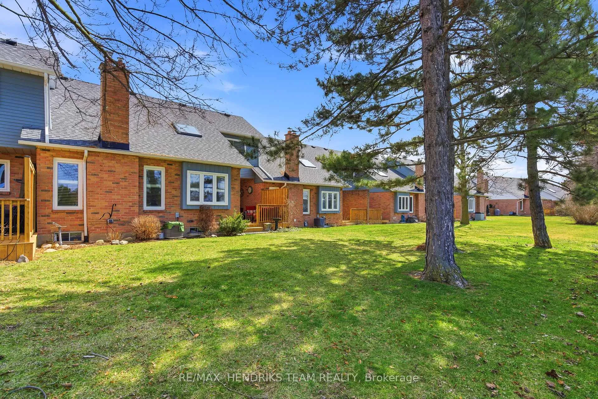 Photo 33 of Unit 8, 10 Elderwood Drive, St. Catharines, Grapeview — HOMEH