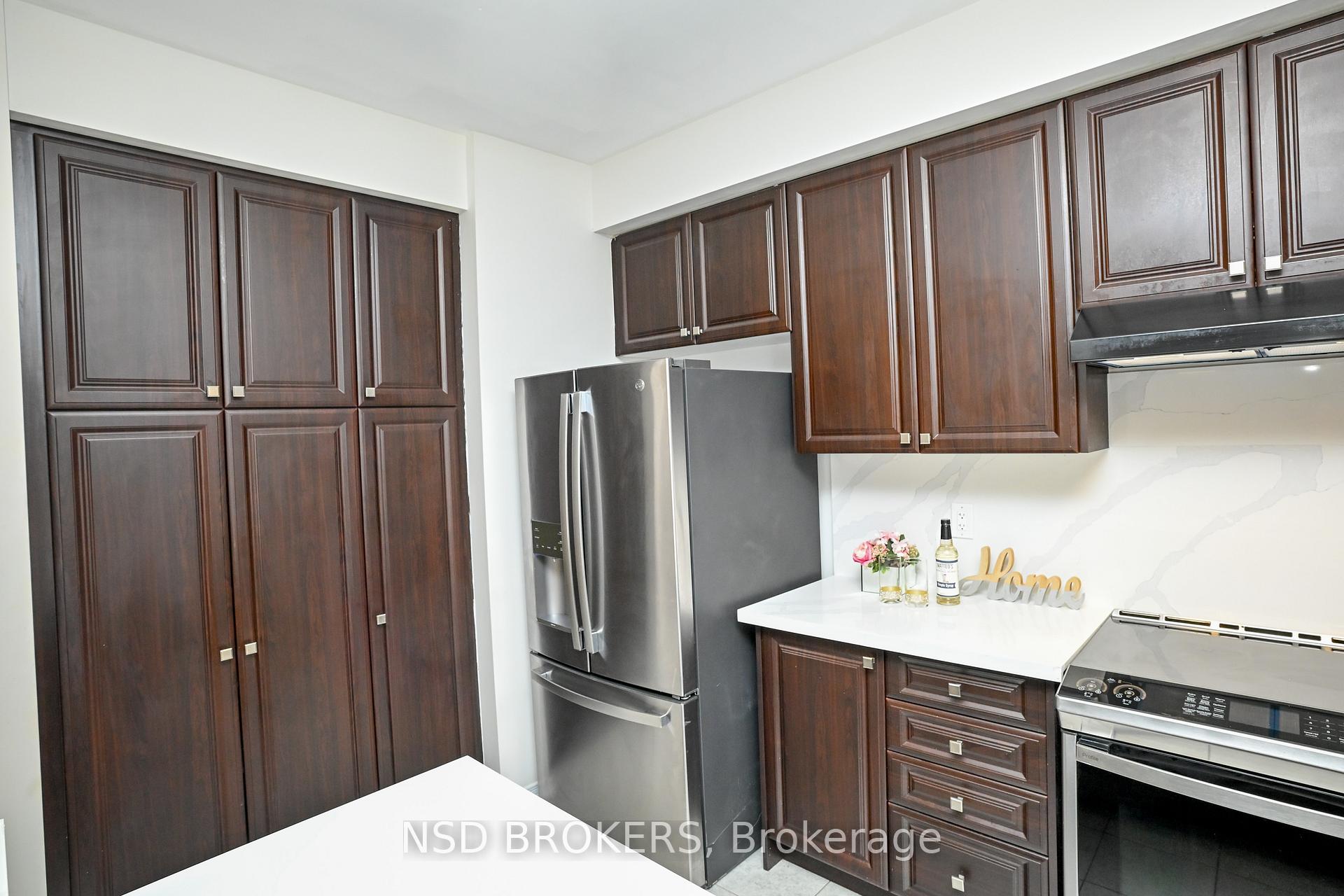Photo 5 of 61 Esther Crescent, Thorold, Hurricane/Merrittville — HOMEH
