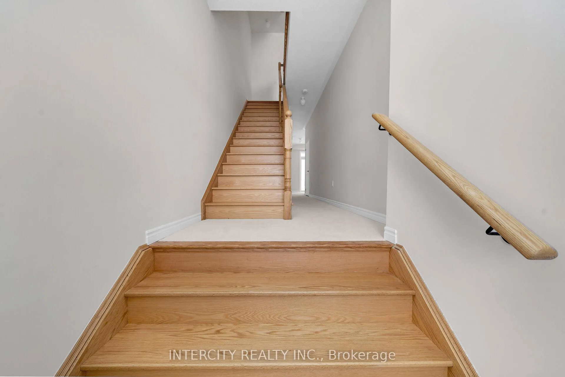 Photo 4 of 30 Radisson Street, Vaughan, Elder Mills — HOMEH