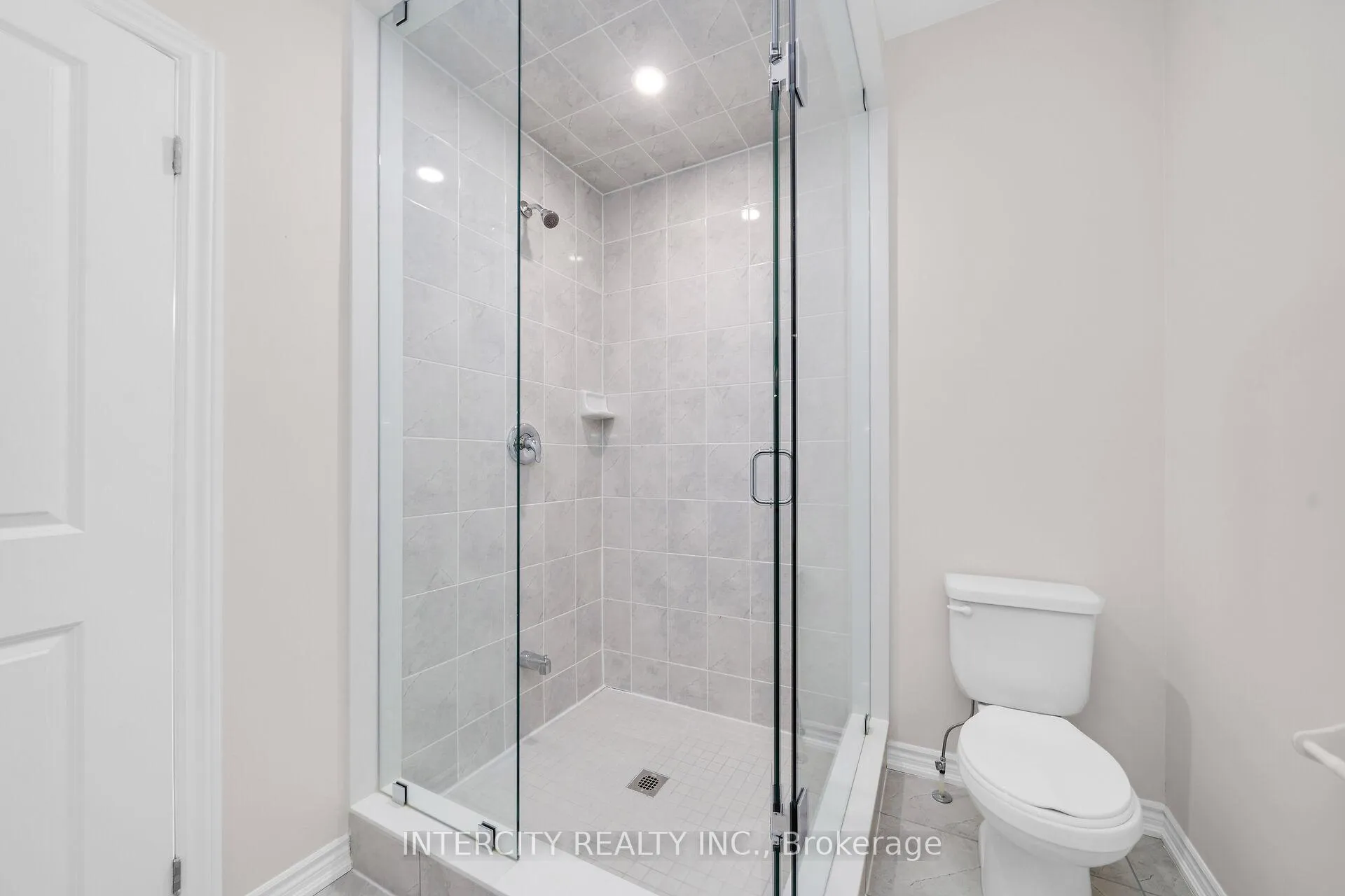 Photo 21 of 30 Radisson Street, Vaughan, Elder Mills — HOMEH