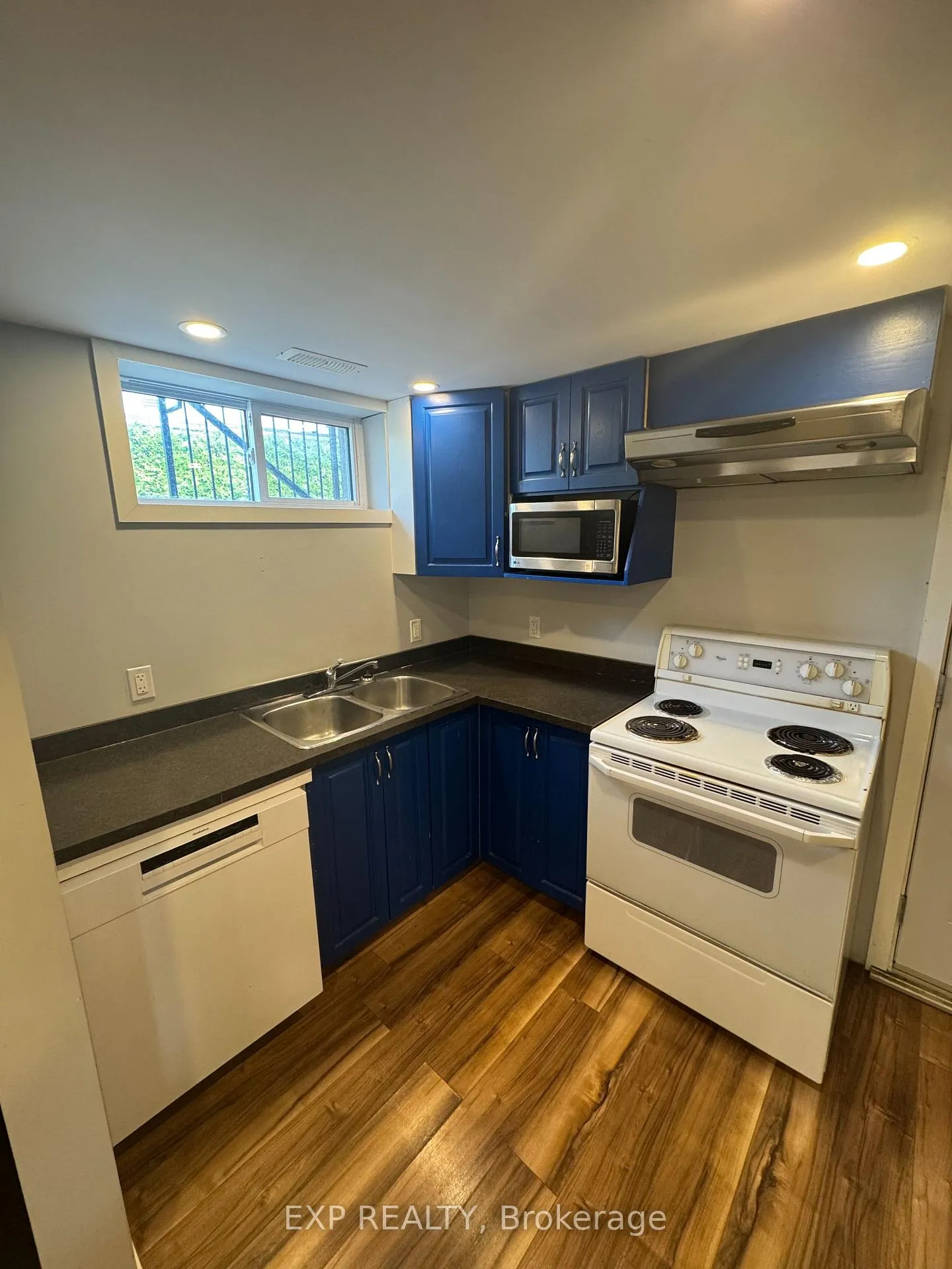 Photo 22 of 40 Cherrywood Drive, Ottawa, Arbeatha Park — HOMEH