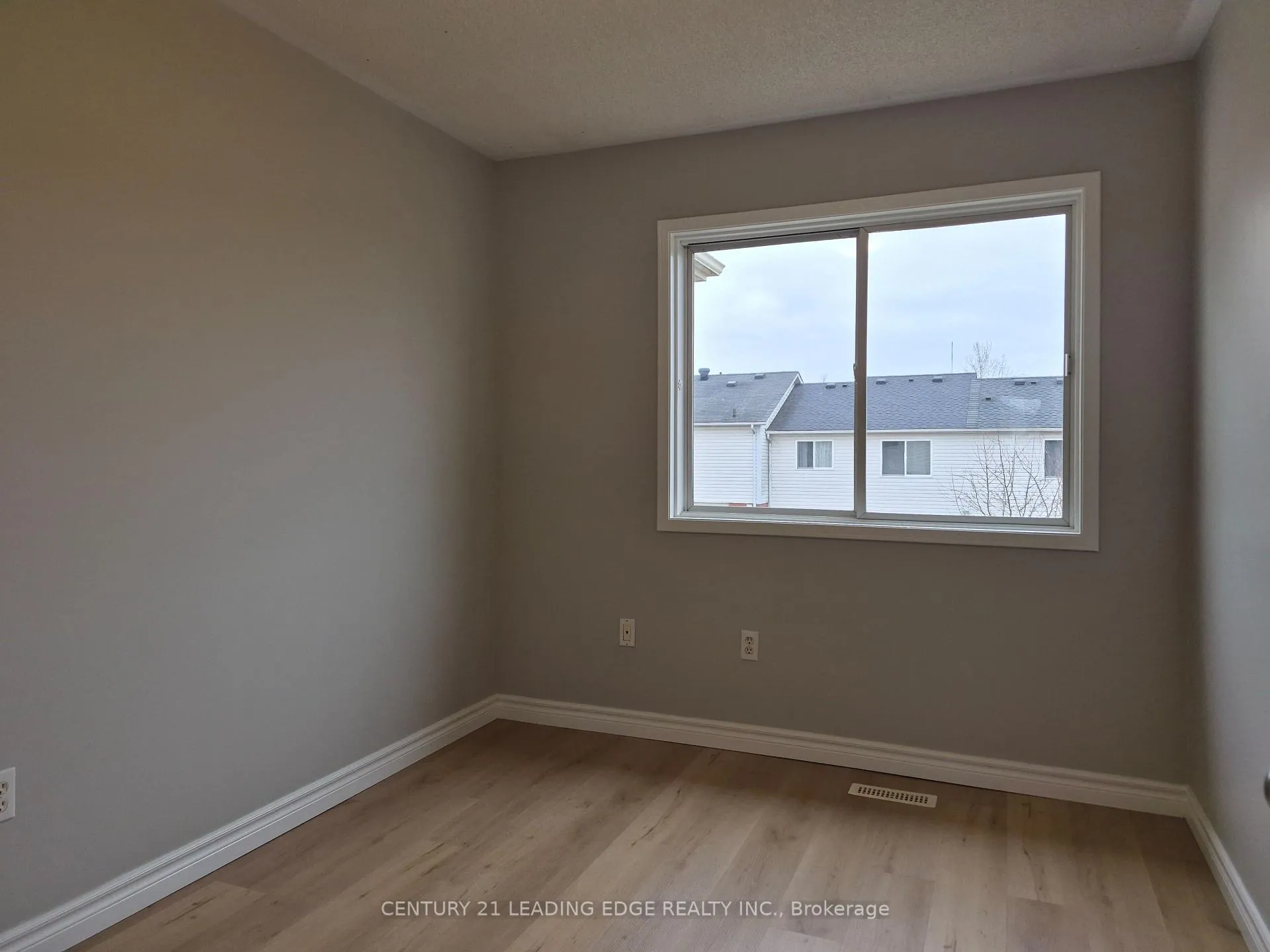 Photo 2 of 191 Pickett Crescent, Barrie, Painswick North — HOMEH