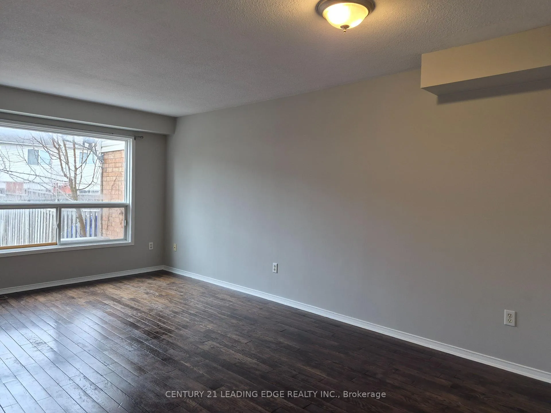 Photo 5 of 191 Pickett Crescent, Barrie, Painswick North — HOMEH