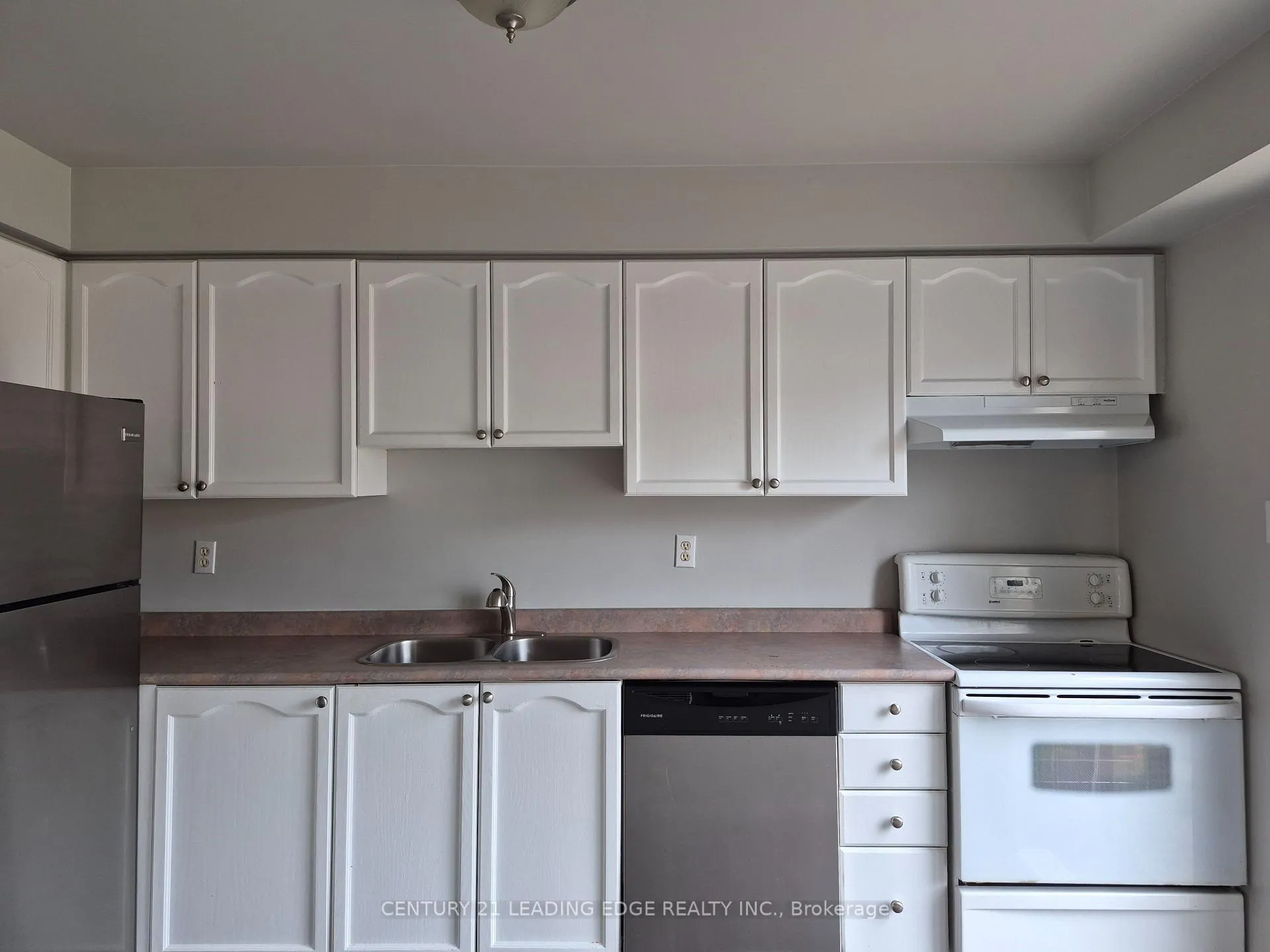 Photo 6 of 191 Pickett Crescent, Barrie, Painswick North — HOMEH
