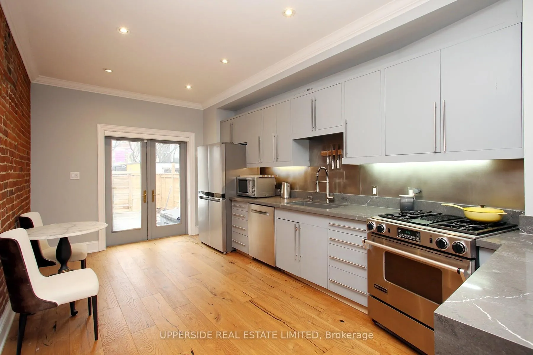 Photo 11 of 153 Collier Street, Toronto, Rosedale-Moore Park — HOMEH