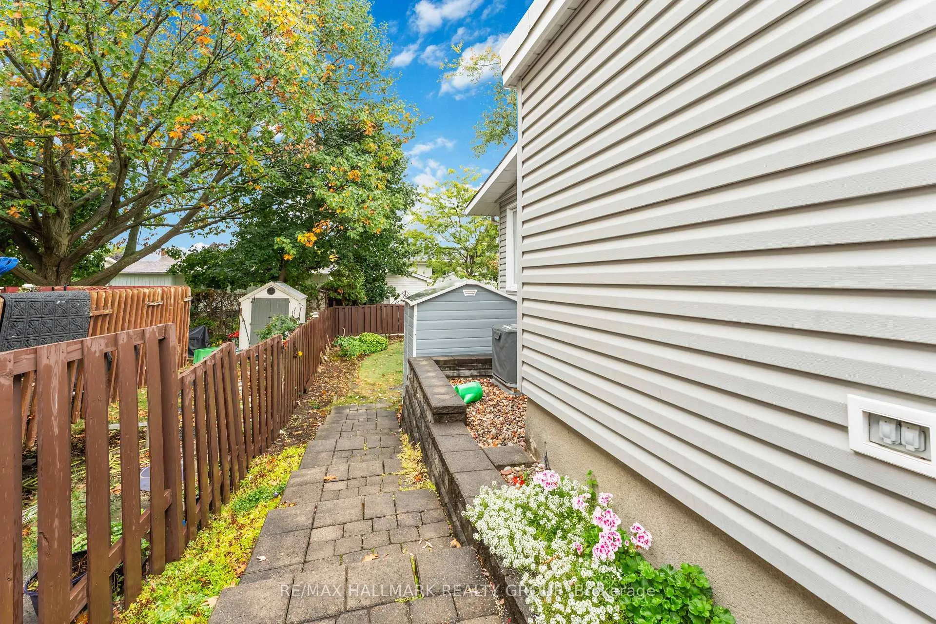 Photo 9 of 1884 Elmridge Drive, Ottawa, Beacon Hill South — HOMEH