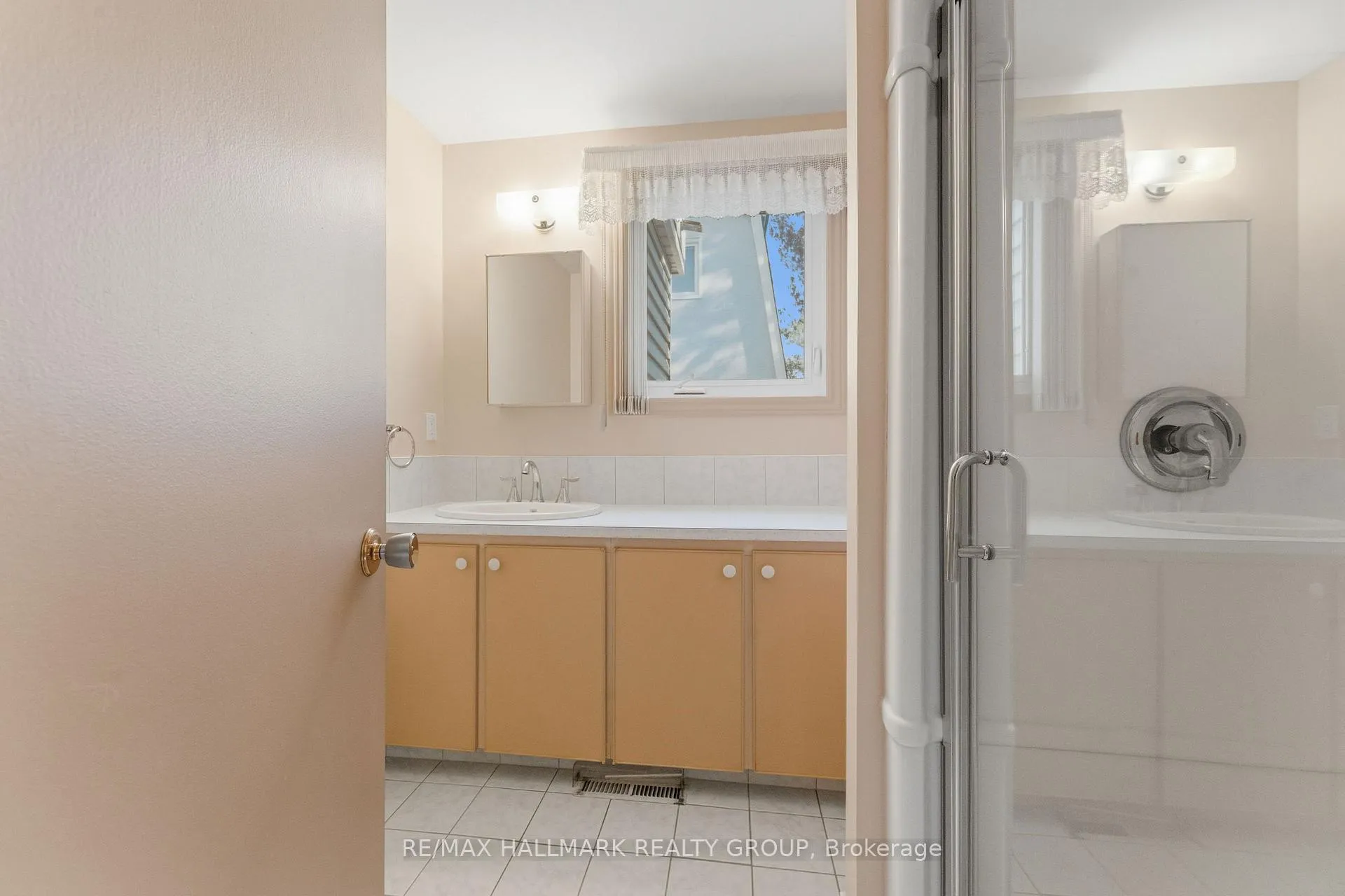 Photo 38 of 1884 Elmridge Drive, Ottawa, Beacon Hill South — HOMEH
