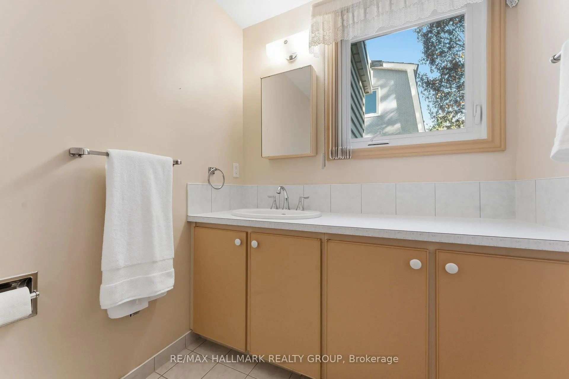 Photo 41 of 1884 Elmridge Drive, Ottawa, Beacon Hill South — HOMEH