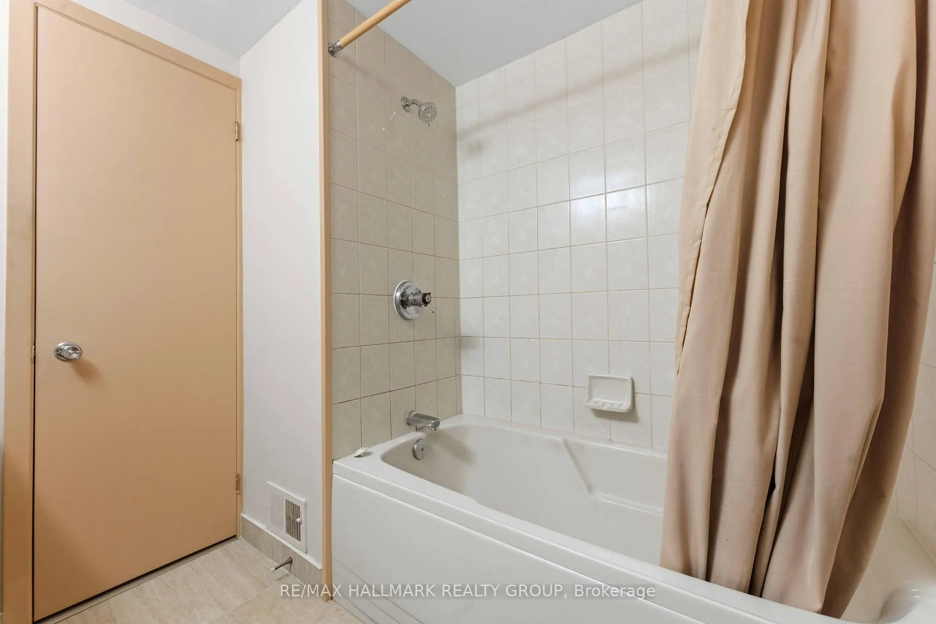 Photo 71 of 1884 Elmridge Drive, Ottawa, Beacon Hill South — HOMEH