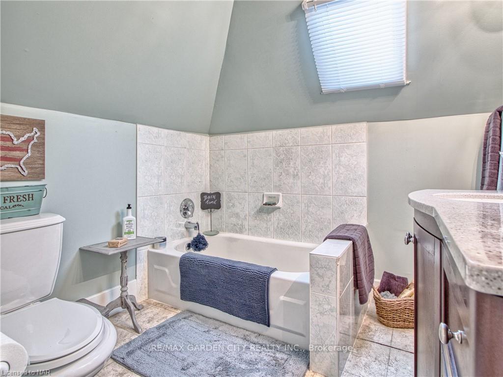 Photo 19 of 225 Taylor Street, Thorold, Allanburg/Thorold South — HOMEH
