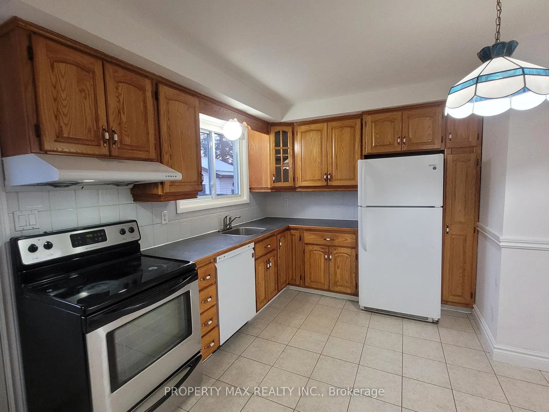 Photo 3 of 46 Gilbert Street, Belleville, Belleville Ward — HOMEH