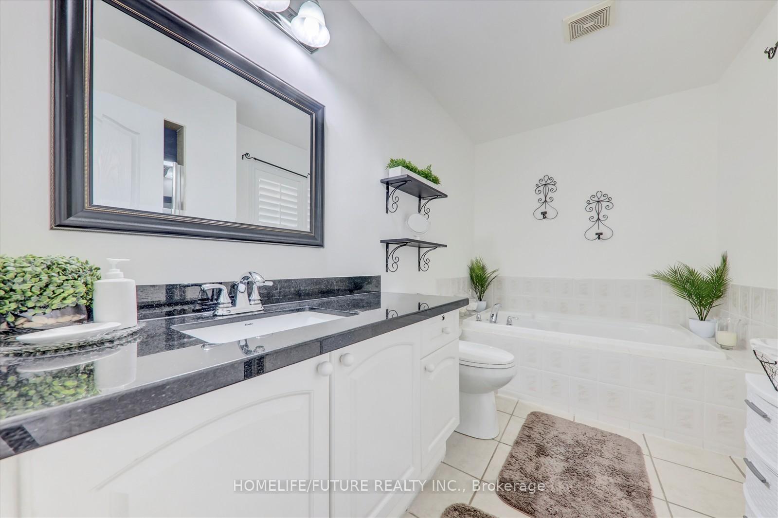 Photo 24 of 52 Nightstar Road, Scarborough, Rouge — HOMEH