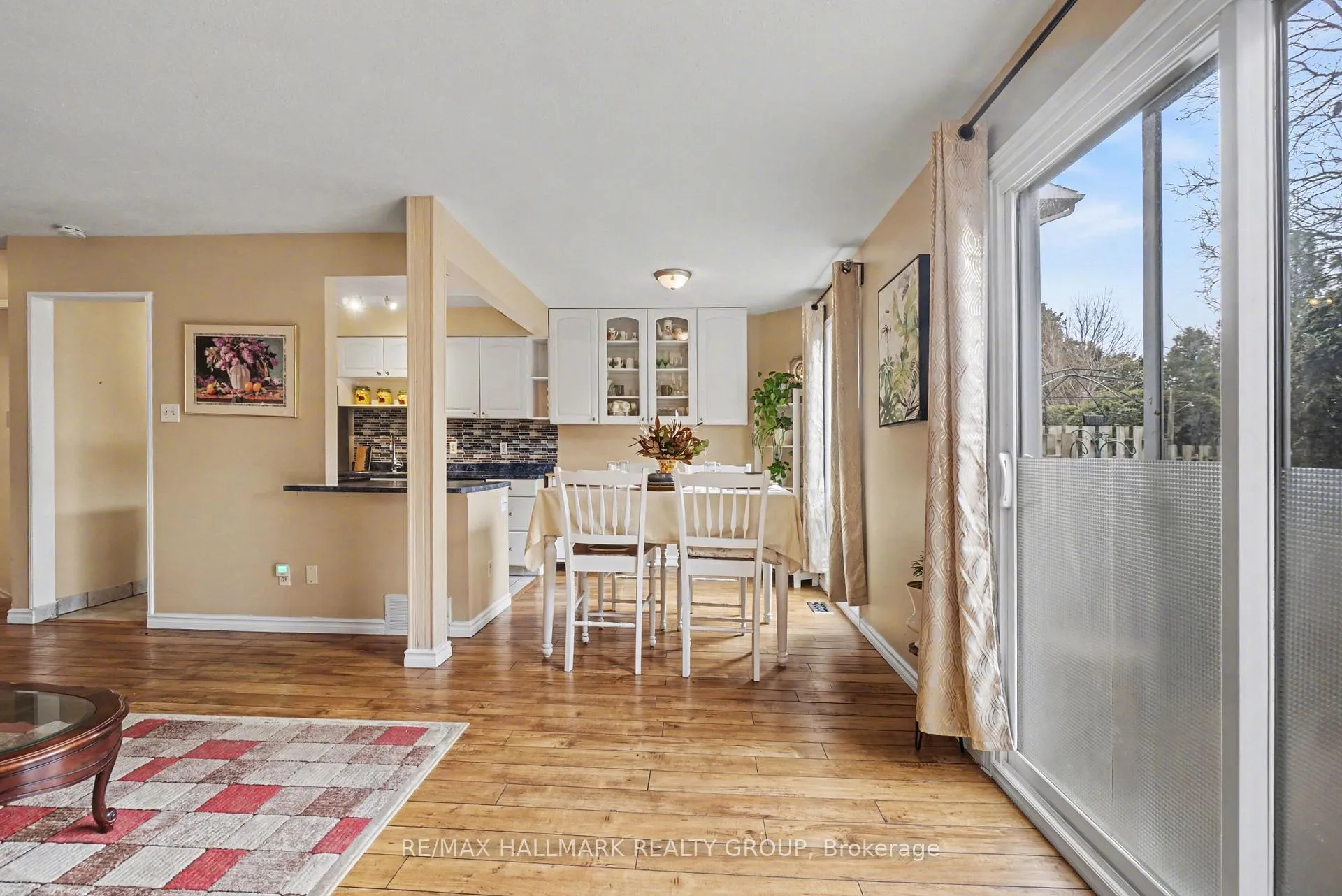 Photo 3 of 12D Arnold Drive, Ottawa, Arbeatha Park — HOMEH