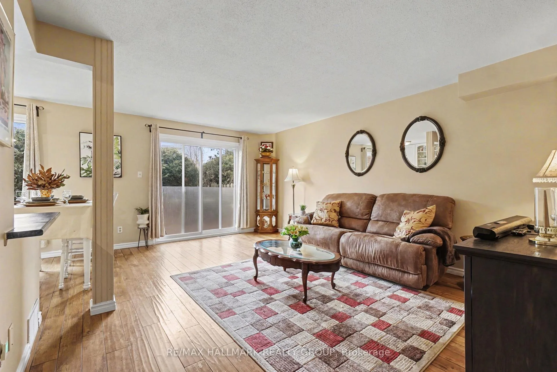 Photo 6 of 12D Arnold Drive, Ottawa, Arbeatha Park — HOMEH