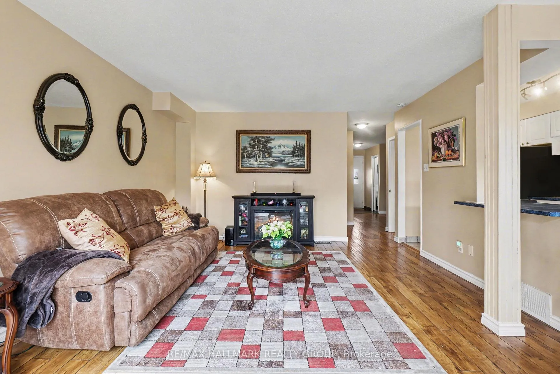 Photo 7 of 12D Arnold Drive, Ottawa, Arbeatha Park — HOMEH