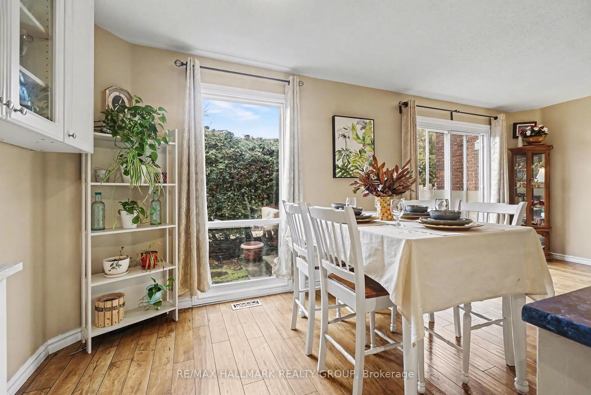 Photo 10 of 12D Arnold Drive, Ottawa, Arbeatha Park — HOMEH