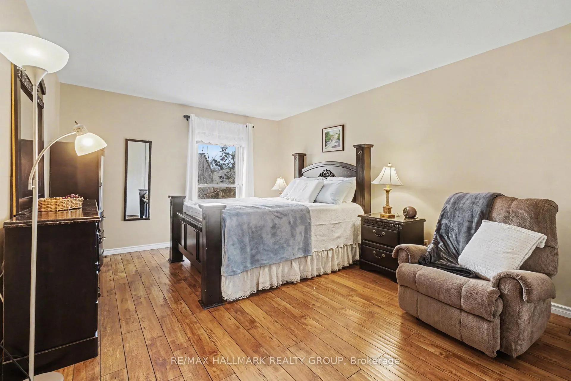 Photo 13 of 12D Arnold Drive, Ottawa, Arbeatha Park — HOMEH
