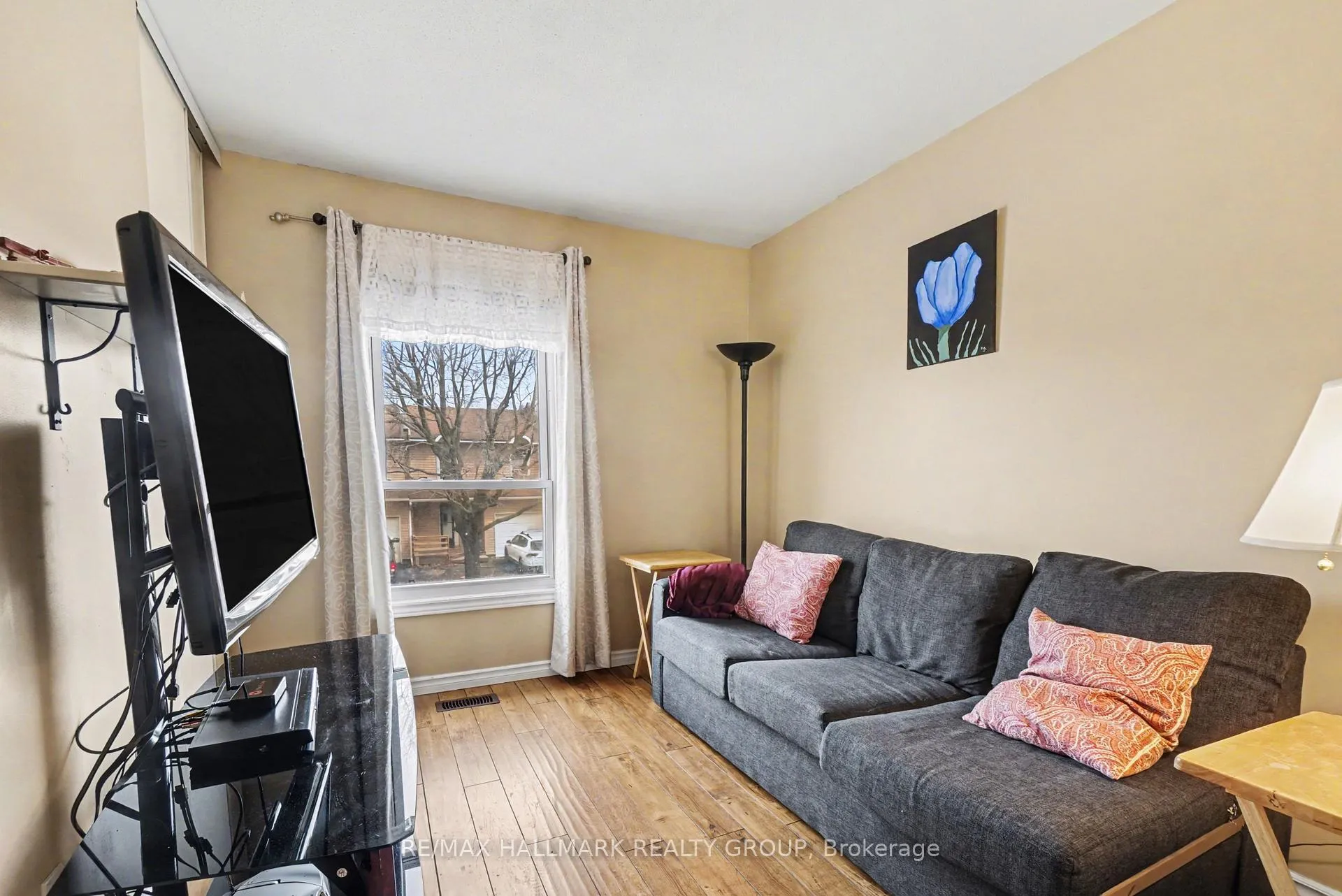 Photo 16 of 12D Arnold Drive, Ottawa, Arbeatha Park — HOMEH