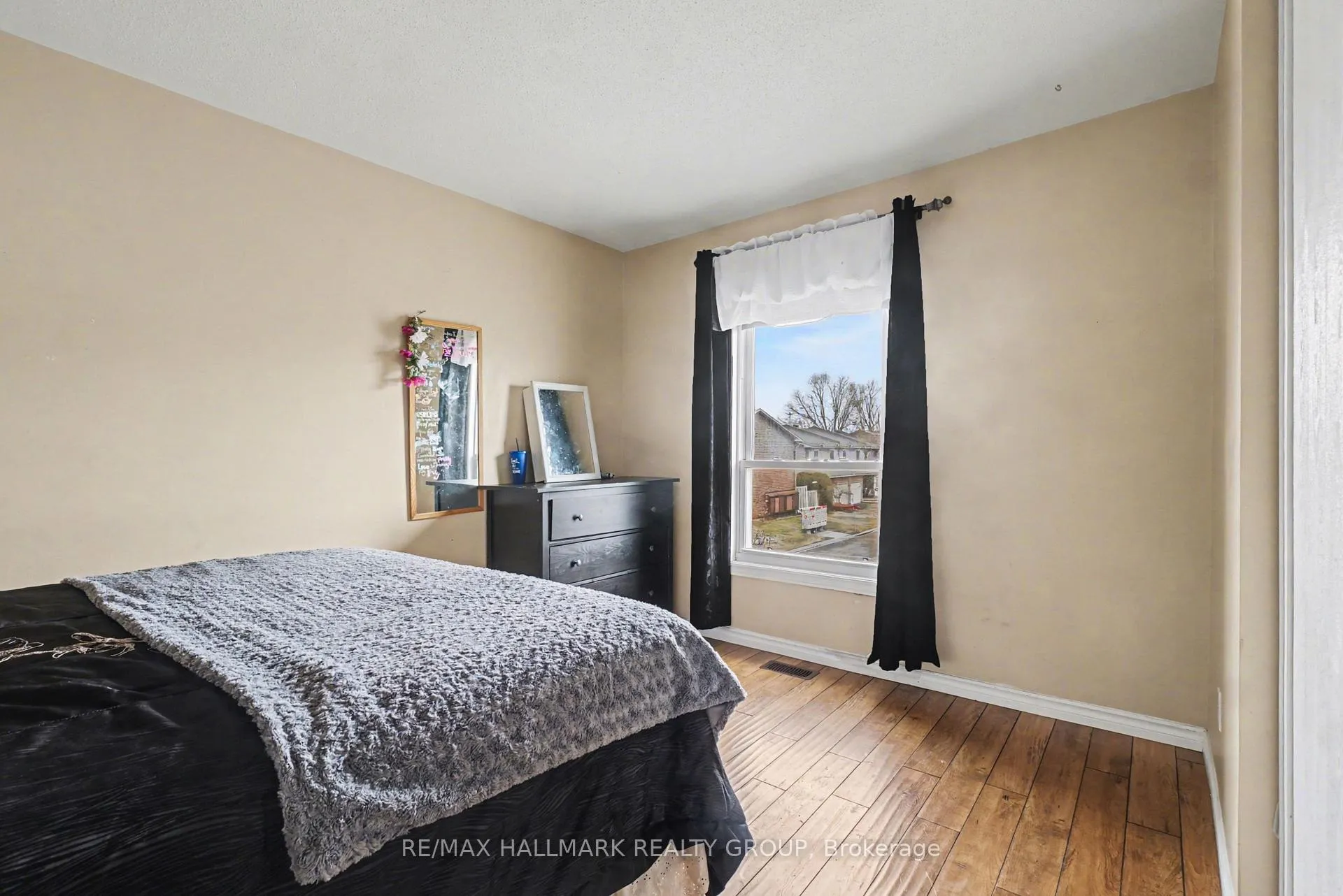 Photo 17 of 12D Arnold Drive, Ottawa, Arbeatha Park — HOMEH