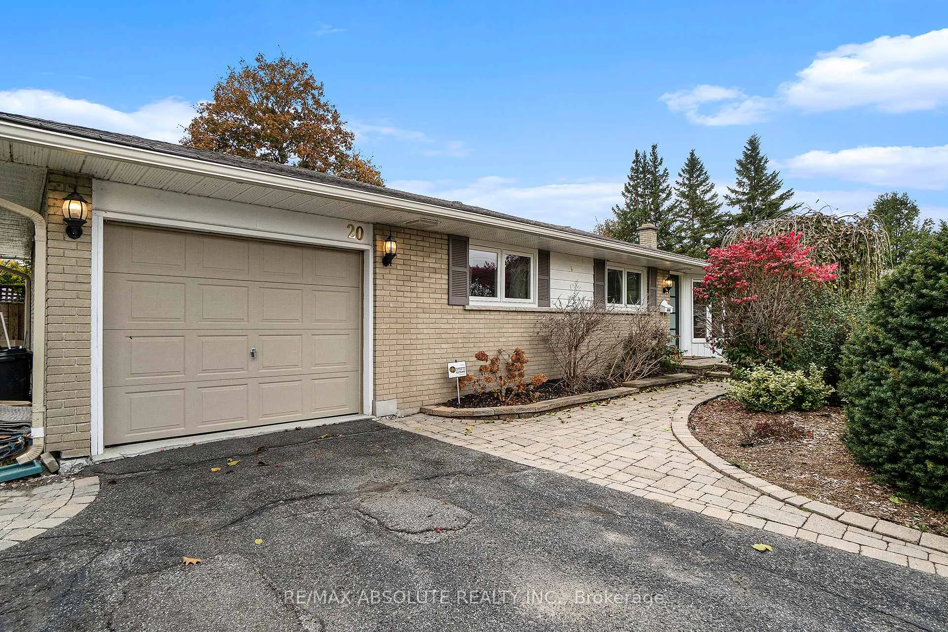 Photo 7 of 20 Harwick Crescent, Ottawa, Lynwood Village — HOMEH
