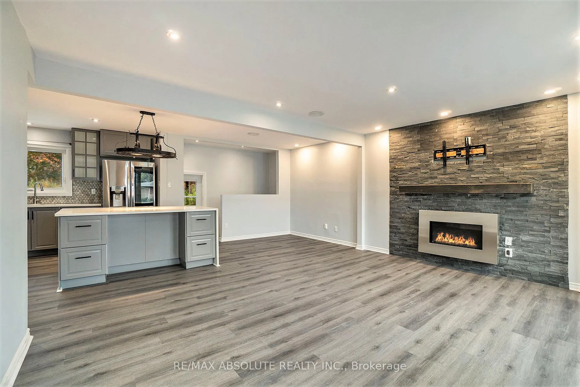 Photo 10 of 20 Harwick Crescent, Ottawa, Lynwood Village — HOMEH