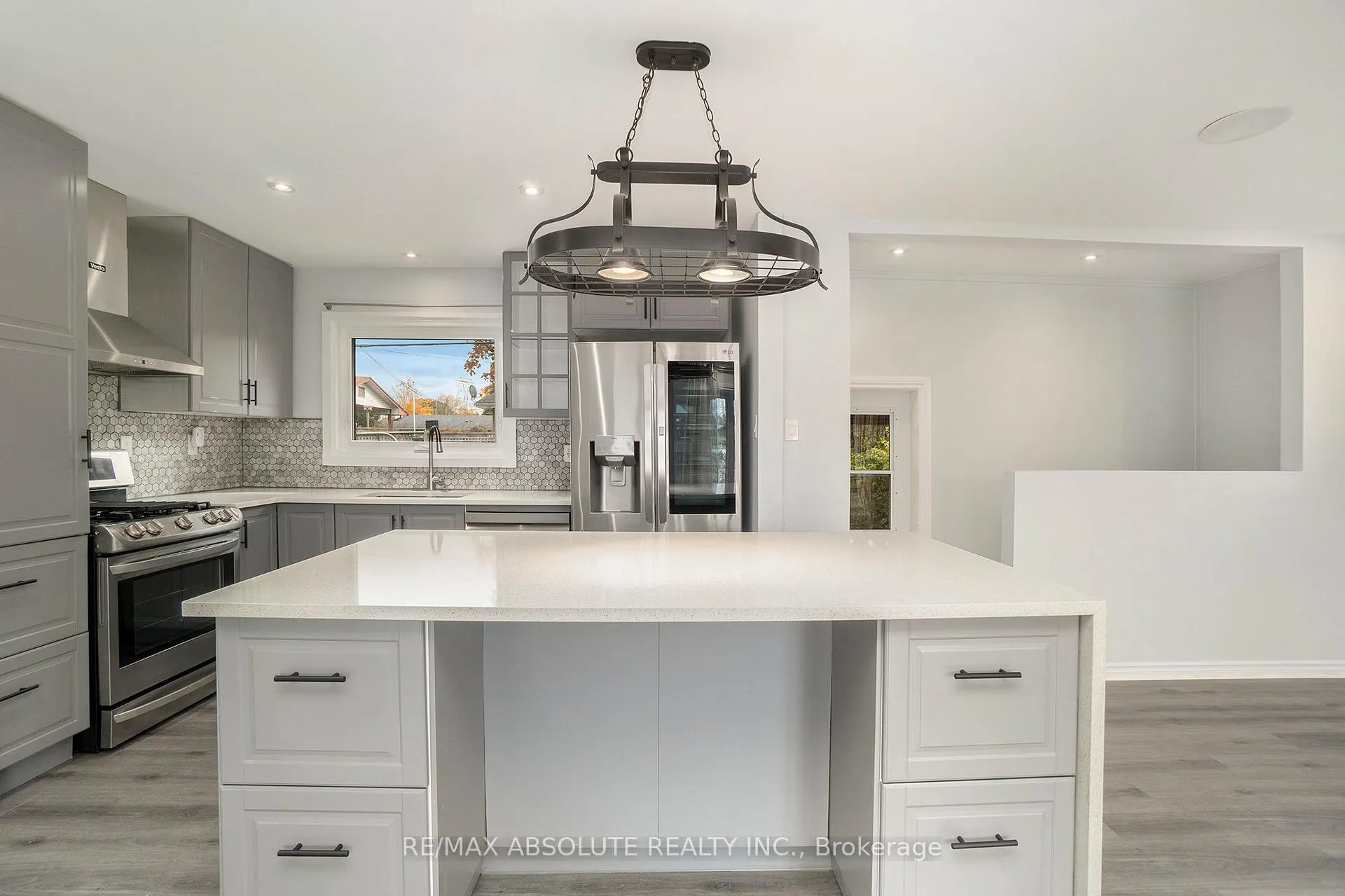 Photo 17 of 20 Harwick Crescent, Ottawa, Lynwood Village — HOMEH
