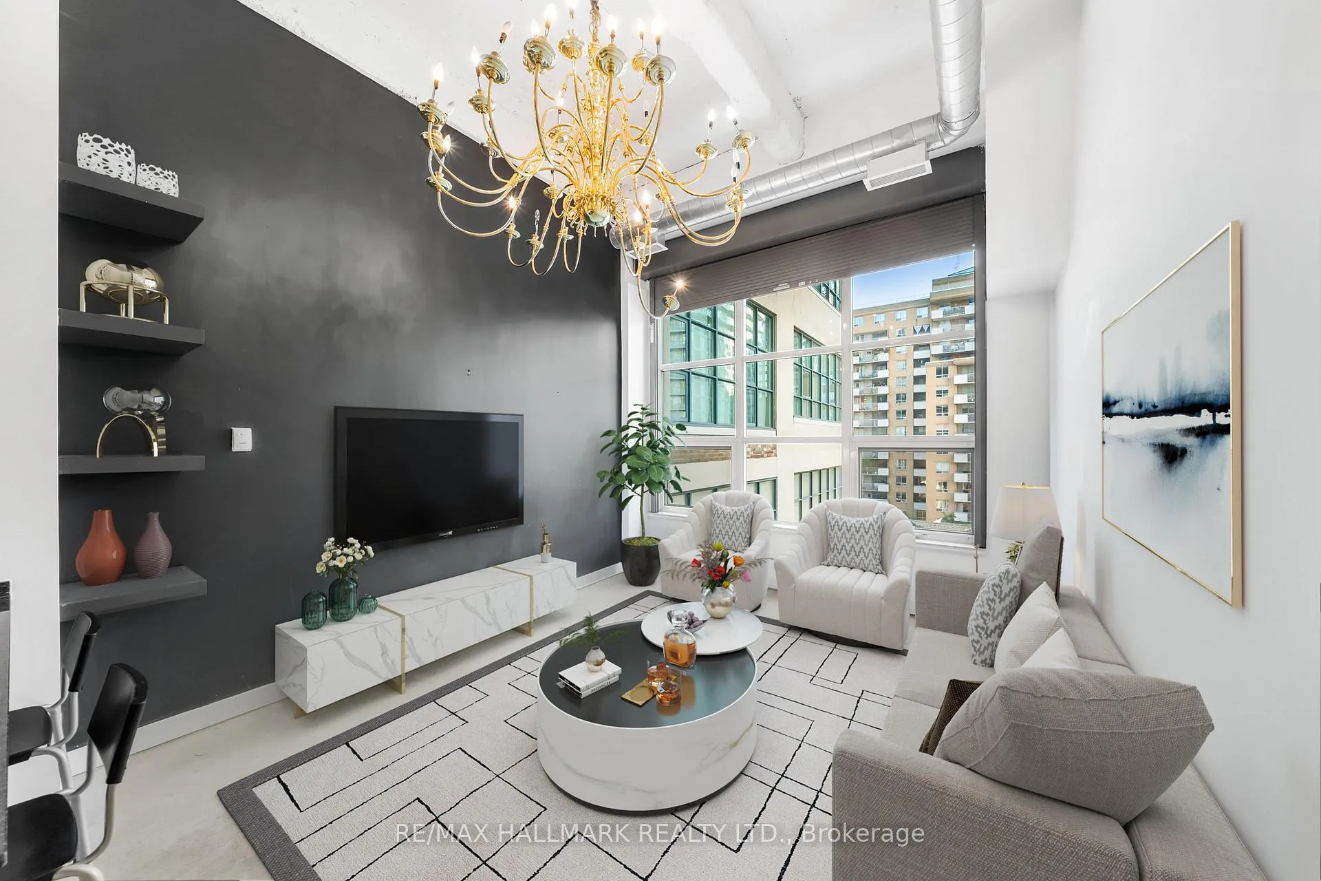 Front of Unit 401, 135 Dalhousie Street