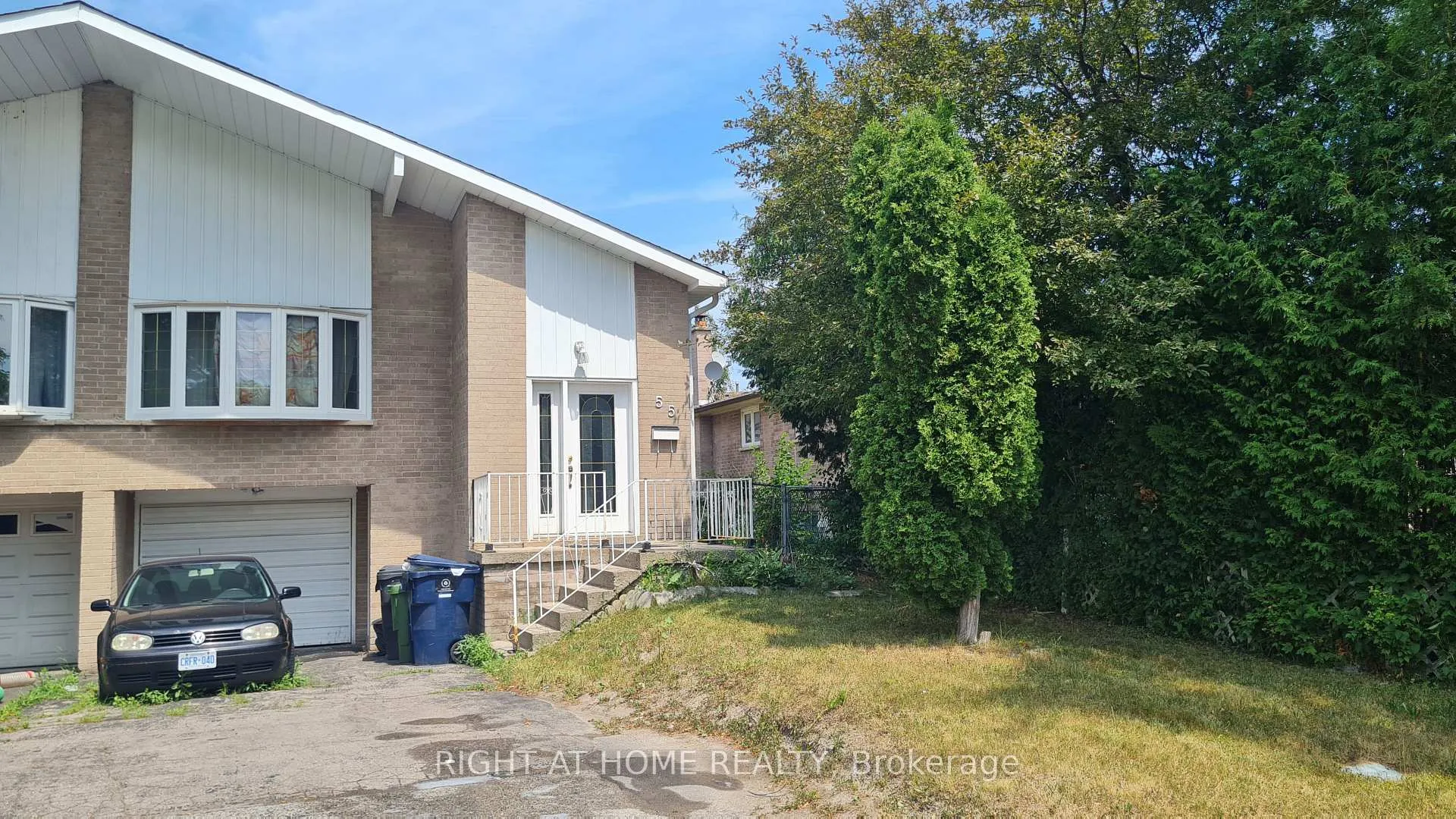 Front of Unit UPPER, 55 Littleleaf Drive