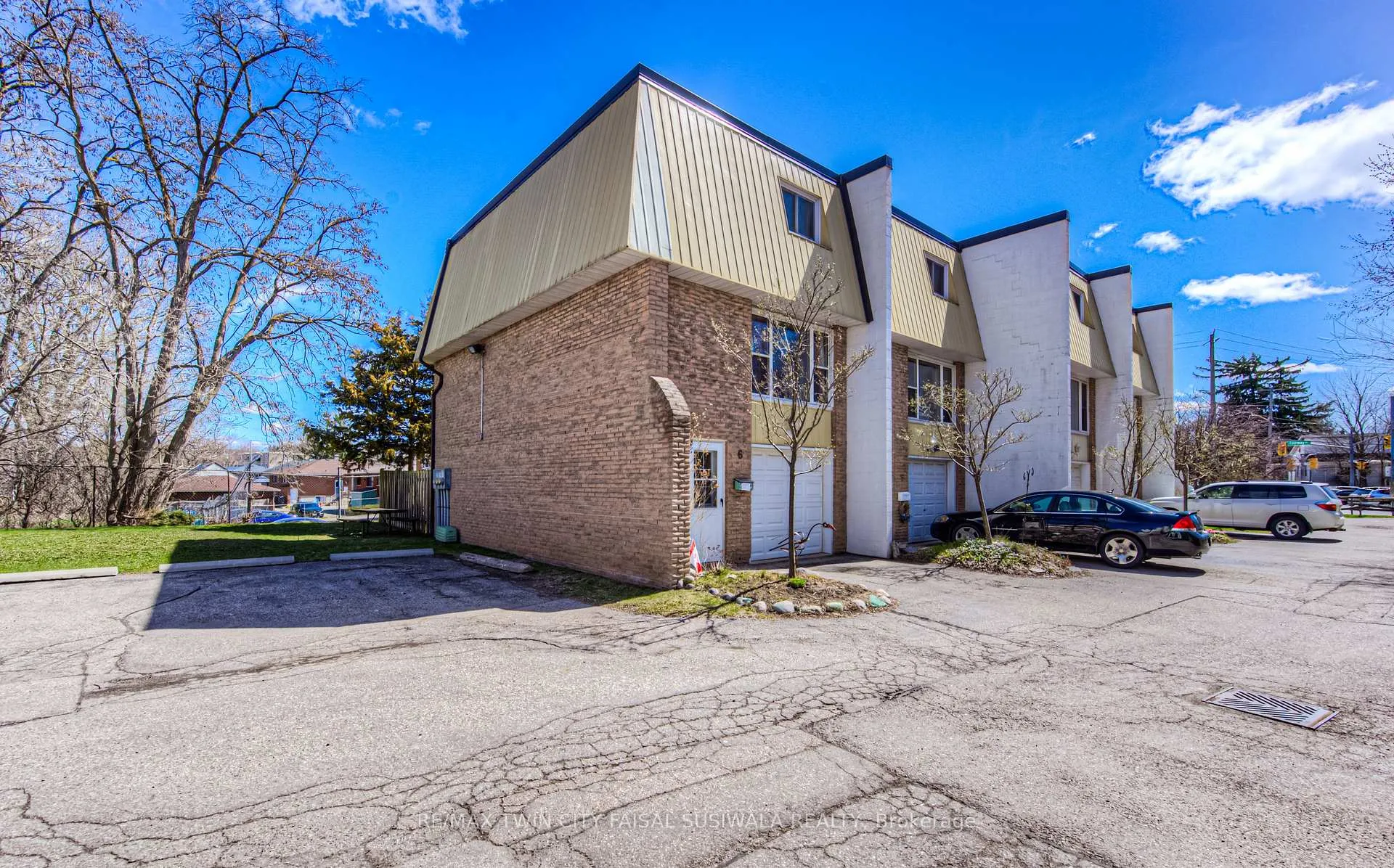 Photo 2 of Unit 6, 70 Morgan Avenue, Kitchener — HOMEH