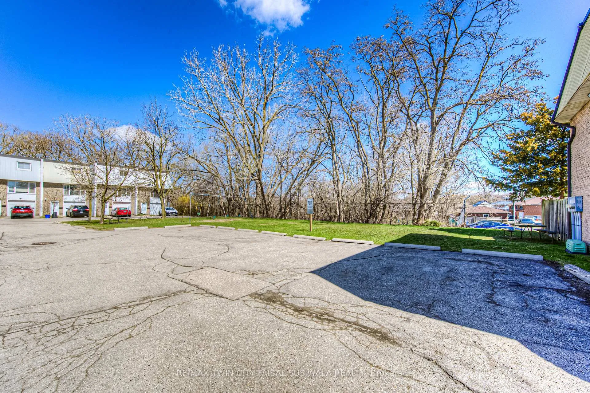 Photo 5 of Unit 6, 70 Morgan Avenue, Kitchener — HOMEH
