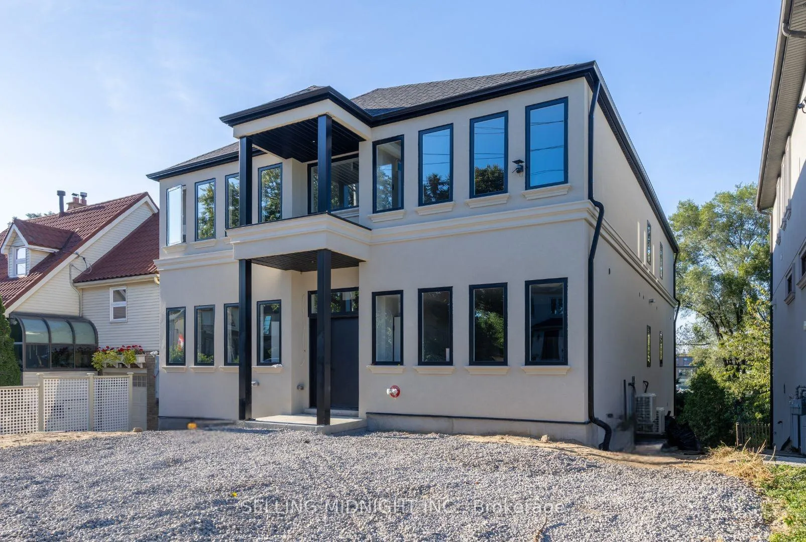 Front of Unit 4, 60 Cannon Road